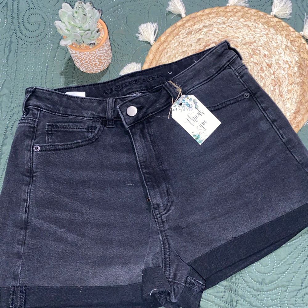 American Eagle Black shorts with Classic Denim Look